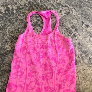 Lululemon workout top